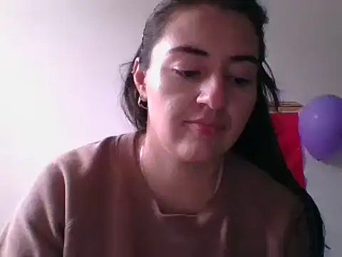  karlie kloss  online show from February 2025 07:49:01 PM