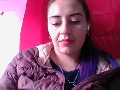  karlie kloss  online show from February 2025 06:45:01 PM