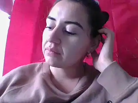  karlie kloss  online show from March 2025 07:01:02 PM