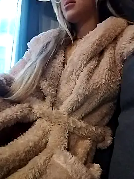 fofinhaa12 online show from November 2025 02:20:01 PM