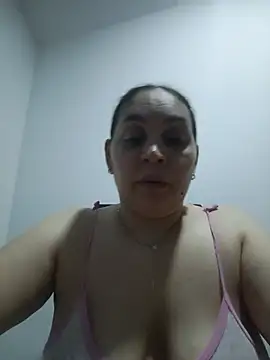 Snapshot of MirandaSoto chatting on July 2026 04:18:01 AM MirandaSoto online show from July 2026 04:18:01 AM