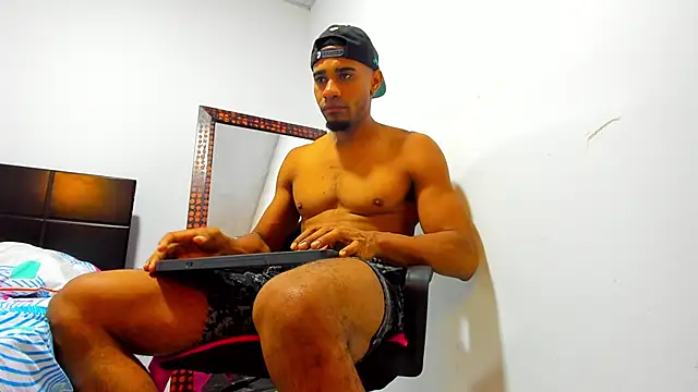 Karljensen33 online show from December 2024 12:00:02 AM