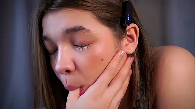 VeronaAppleberry online show from February 2025 08:16:01 AM