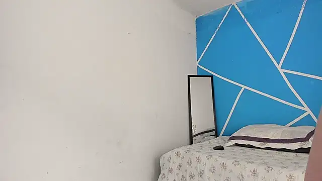 britny clouds online show from January 2025 07:18:01 PM