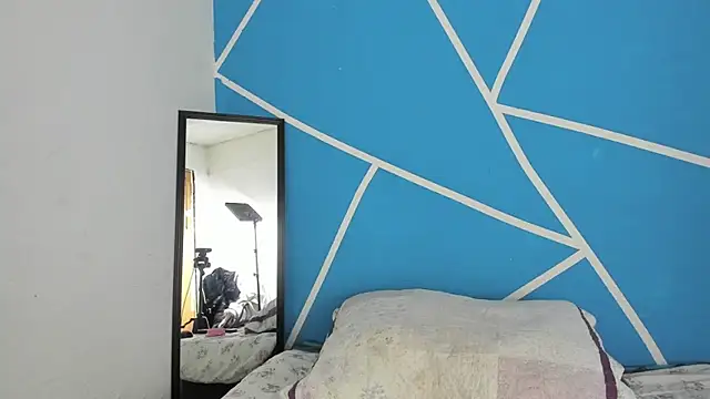 britny clouds online show from January 2025 12:05:02 PM