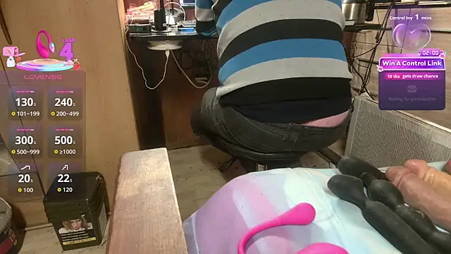 misteryman1956 online show from December 2025 08:13:02 PM