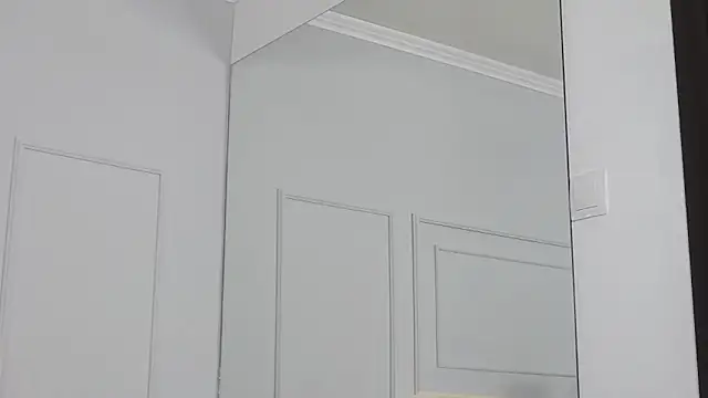 LeilaLow online show from January 2025 12:09:01 PM