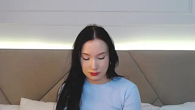 LeilaLow online show from February 2025 06:20:01 PM