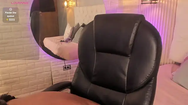 nicole  parker1 online show from March 2025 06:34:01 PM