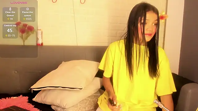 karina gomez 18 online show from October 2025 11:33:02 AM