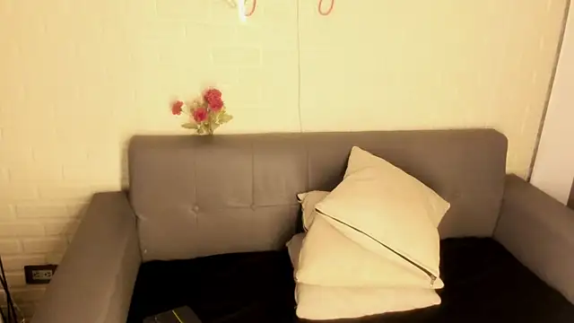 karina gomez 18 online show from November 2025 11:32:01 AM