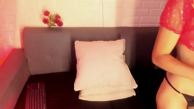 karina gomez 18 online show from December 2025 11:28:02 AM