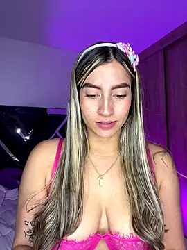 Snapshot of Issabela_G1 chatting on December 2024 04:53:01 AM Issabela G1 online show from December 2024 04:53:01 AM