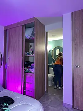 Snapshot of Issabela_G1 chatting on December 2024 06:44:01 AM Issabela G1 online show from December 2024 06:44:01 AM