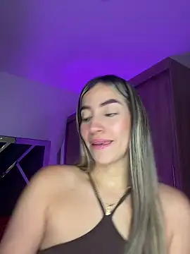 Snapshot of Issabela_G1 chatting on December 2024 02:23:01 AM Issabela G1 online show from December 2024 02:23:01 AM