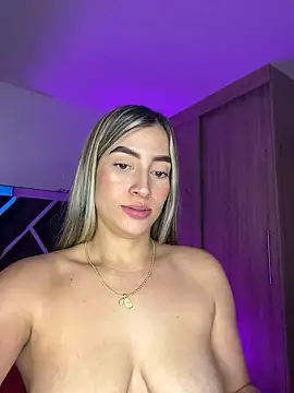 Snapshot of Issabela_G1 chatting on December 2024 03:14:02 AM Issabela G1 online show from December 2024 03:14:02 AM