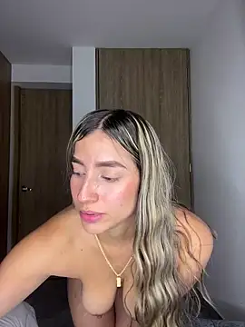 Snapshot of Issabela_G1 chatting on January 2025 04:52:02 AM Issabela G1 online show from January 2025 04:52:02 AM