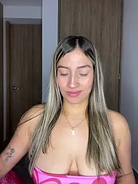 Snapshot of Issabela_G1 chatting on January 2025 03:15:01 AM Issabela G1 online show from January 2025 03:15:01 AM