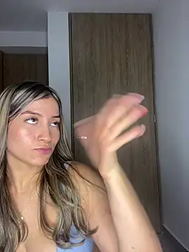 Snapshot of Issabela_G1 chatting on February 2025 12:05:02 AM Issabela G1 online show from February 2025 12:05:02 AM