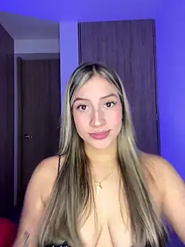 Snapshot of Issabela_G1 chatting on February 2025 04:31:01 AM Issabela G1 online show from February 2025 04:31:01 AM