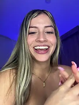 Snapshot of Issabela_G1 chatting on March 2025 05:32:01 AM Issabela G1 online show from March 2025 05:32:01 AM