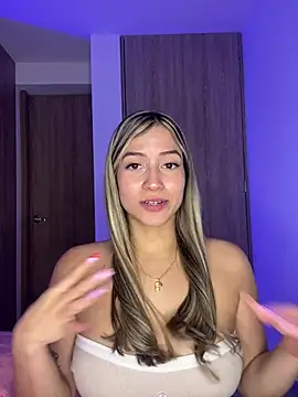 Snapshot of Issabela_G1 chatting on March 2025 02:04:02 AM Issabela G1 online show from March 2025 02:04:02 AM