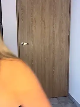 Snapshot of Issabela_G1 chatting on March 2025 04:51:02 AM Issabela G1 online show from March 2025 04:51:02 AM