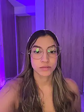 Issabela G1 online show from February 2026 02:07:02 AM