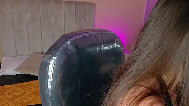 Charlotte Olsen  online show from June 2026 08:22:02 PM