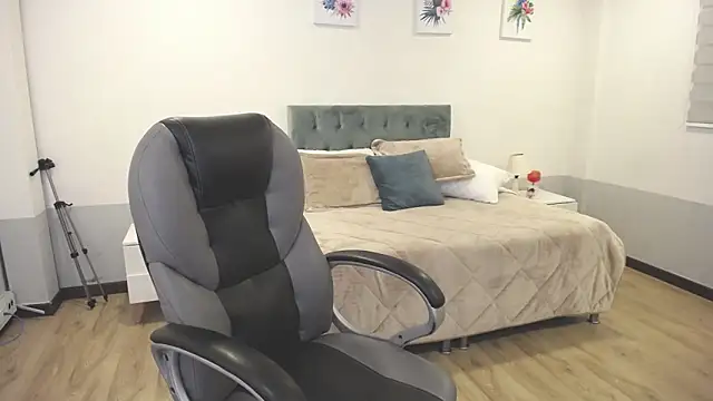 Nami sunny online show from January 2025 02:11:01 AM