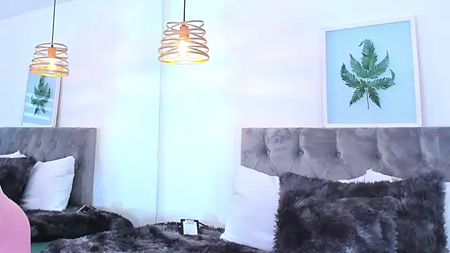 Nami sunny online show from September 2025 06:41:02 PM