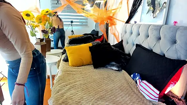 Nami sunny online show from October 2025 08:27:02 PM