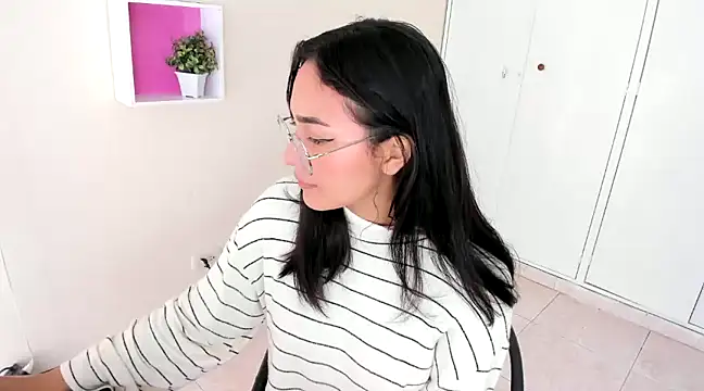 ASIAM BRUNET online show from December 2024 02:28:02 PM