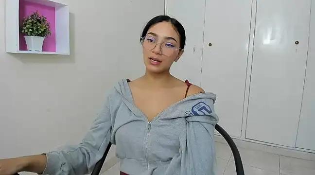 ASIAM BRUNET online show from March 2025 01:13:02 PM