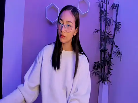 ASIAM BRUNET online show from February 2026 11:26:01 AM