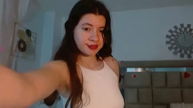 Snapshot of zoecruzz chatting on March 2025 08:16:02 PM zoecruzz online show from March 2025 08:16:02 PM