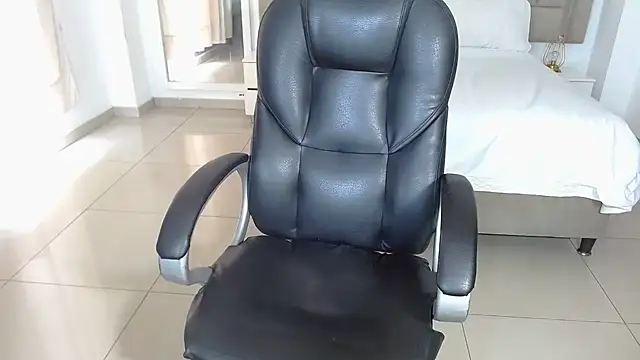 Snapshot of zoecruzz chatting on September 2025 02:42:01 PM zoecruzz online show from September 2025 02:42:01 PM