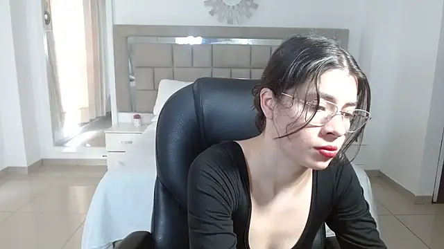 Snapshot of zoecruzz chatting on November 2025 02:50:02 PM zoecruzz online show from November 2025 02:50:02 PM