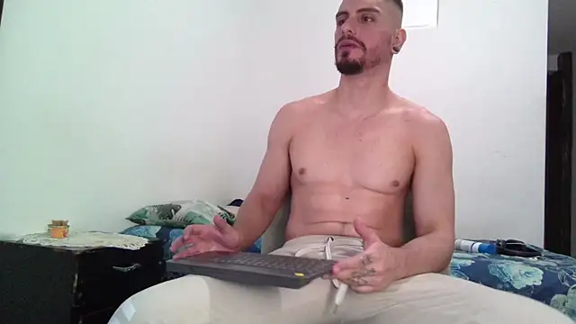 Aaron kwok28 online show from December 2024 12:34:02 AM