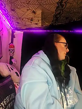 Bunny Cummings online show from November 2025 11:49:02 PM