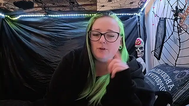 Bunny Cummings online show from February 2026 11:12:02 PM