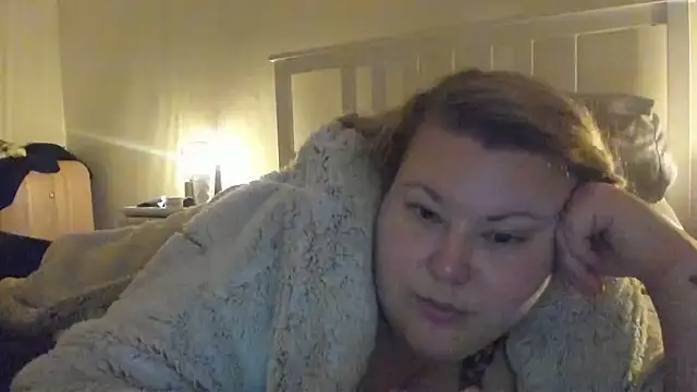 Busty-BBW-Emilie online show from January 2025 02:00:02 AM