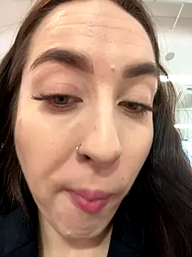 Holly Play online show from December 2024 09:17:01 AM