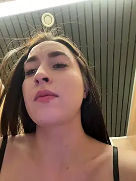 Holly Play online show from December 2024 09:09:01 AM