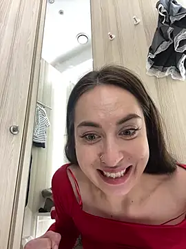 Holly Play online show from December 2024 03:32:02 PM