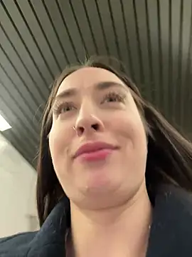 Holly Play online show from December 2024 12:18:02 PM