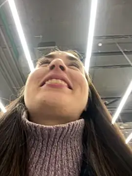 Holly Play online show from December 2024 03:23:01 PM