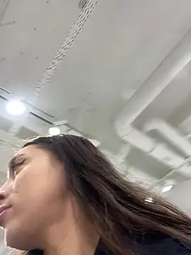 Holly Play online show from December 2024 09:39:02 AM