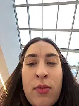 Holly Play online show from December 2024 12:26:01 PM