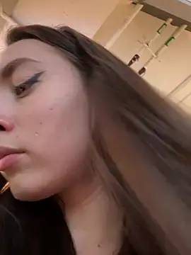 Holly Play online show from January 2025 12:14:01 PM